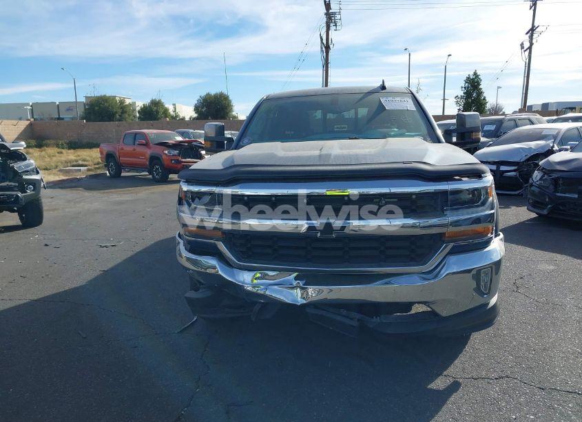 Photo 13 of 2018 Chevrolet Silverado 1500 1LT (VIN 3GCPCREC3JG414805)