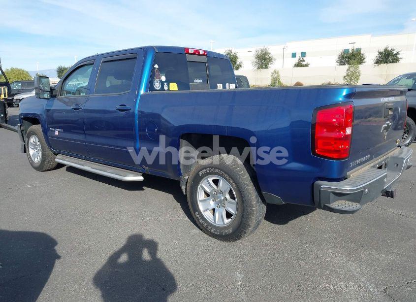 Photo 3 of 2018 Chevrolet Silverado 1500 1LT (VIN 3GCPCREC3JG414805)