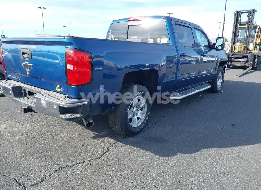 Photo 4 of 2018 Chevrolet Silverado 1500 1LT (VIN 3GCPCREC3JG414805)
