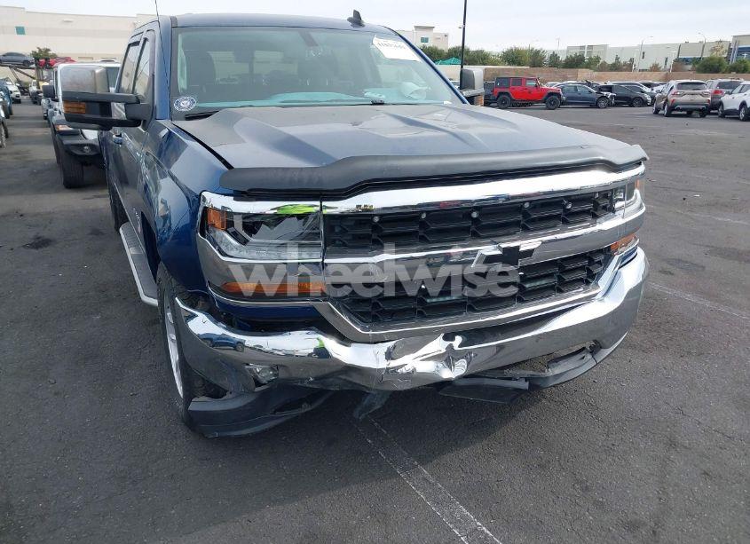 Photo 6 of 2018 Chevrolet Silverado 1500 1LT (VIN 3GCPCREC3JG414805)