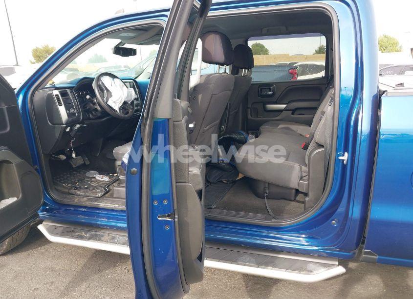 Photo 8 of 2018 Chevrolet Silverado 1500 1LT (VIN 3GCPCREC3JG414805)