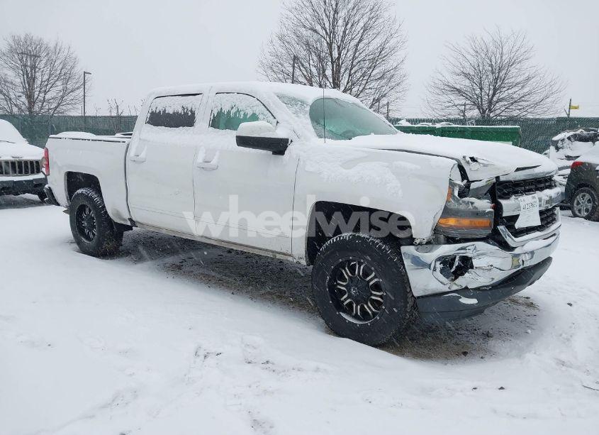 2017 Chevrolet Silverado 1500 1LT (VIN 3GCPCREC4HG442817) main photo