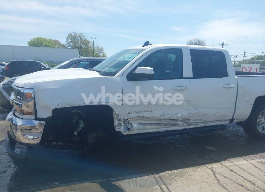 Photo 6 of 2017 Chevrolet Silverado 1500 1LT (VIN 3GCPCREC4HG450688)