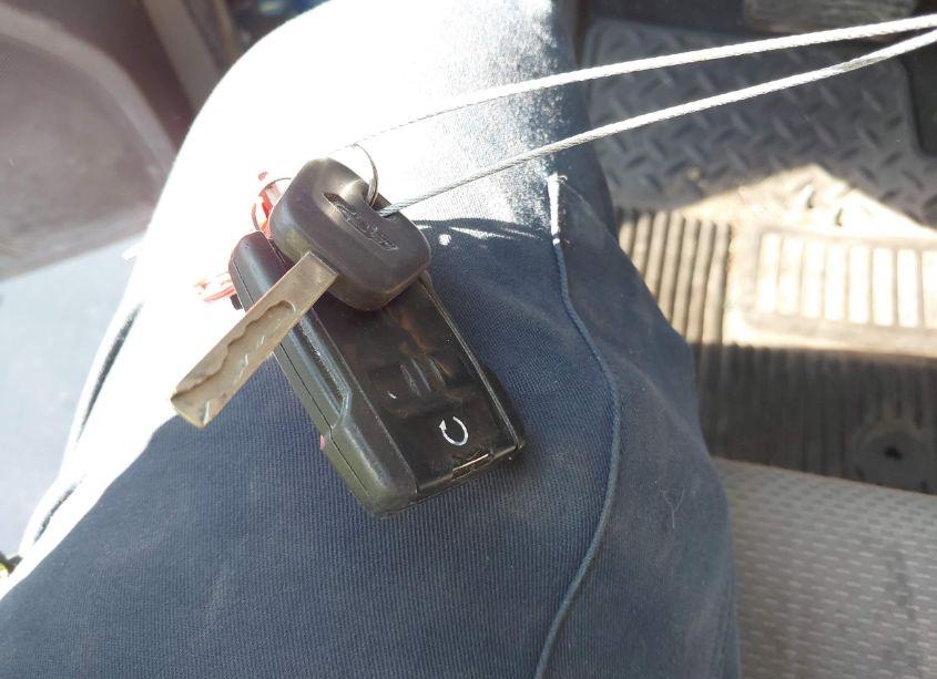 Photo 11 of 2018 Chevrolet Silverado 1500 LT (VIN 3GCPCREC4JG207632)