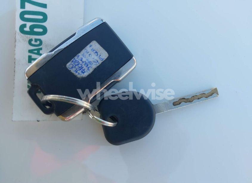 Photo 11 of 2018 Chevrolet Silverado 1500 1LT (VIN 3GCPCREC4JG214063)