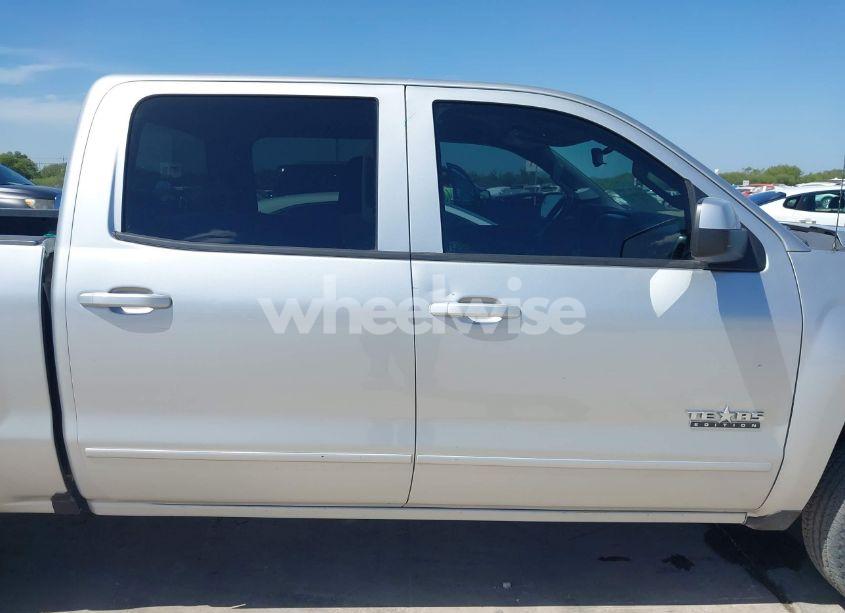 Photo 13 of 2018 Chevrolet Silverado 1500 1LT (VIN 3GCPCREC4JG214063)