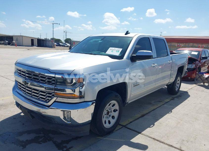Photo 2 of 2018 Chevrolet Silverado 1500 1LT (VIN 3GCPCREC4JG214063)