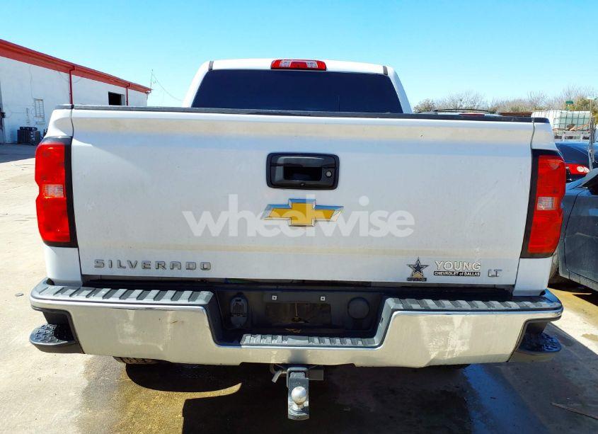 Photo 16 of 2018 Chevrolet Silverado 1500 1LT (VIN 3GCPCREC4JG366571)