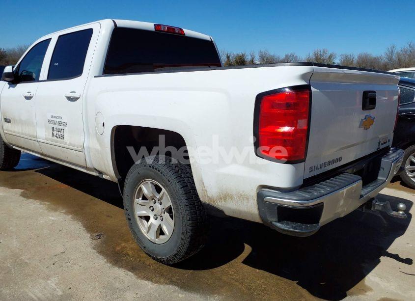 Photo 3 of 2018 Chevrolet Silverado 1500 1LT (VIN 3GCPCREC4JG366571)