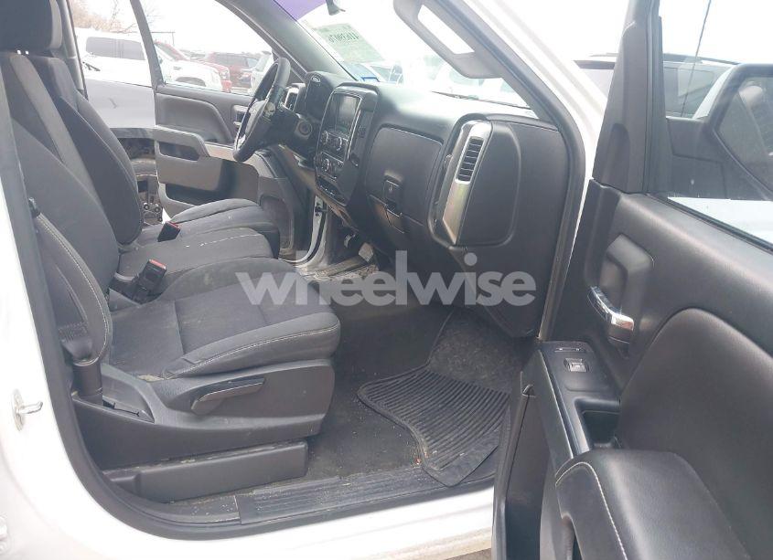 Photo 5 of 2018 Chevrolet Silverado 1500 1LT (VIN 3GCPCREC4JG366571)