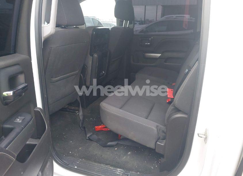 Photo 8 of 2018 Chevrolet Silverado 1500 1LT (VIN 3GCPCREC4JG366571)