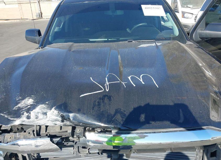 Photo 10 of 2018 Chevrolet Silverado 1500 1LT (VIN 3GCPCREC4JG503489)