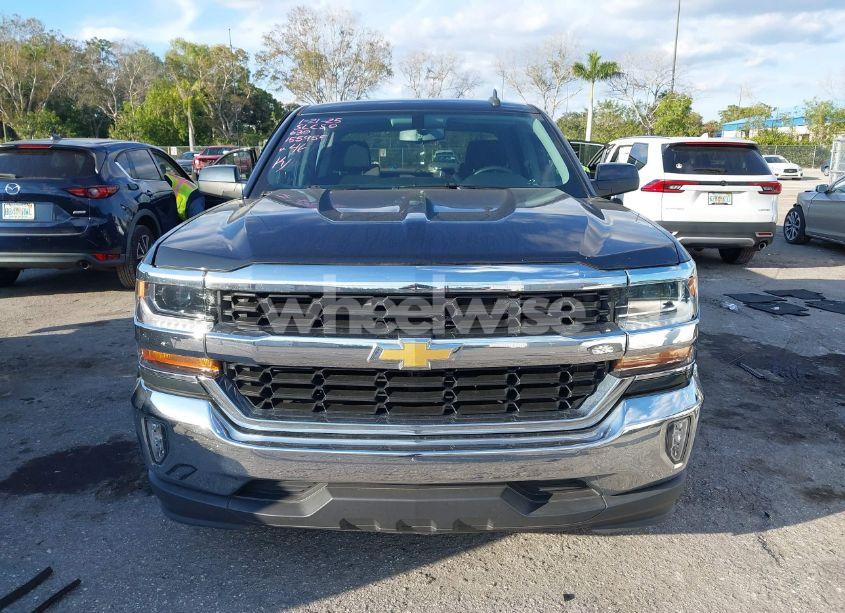 Photo 13 of 2018 Chevrolet Silverado 1500 1LT (VIN 3GCPCREC4JG574613)