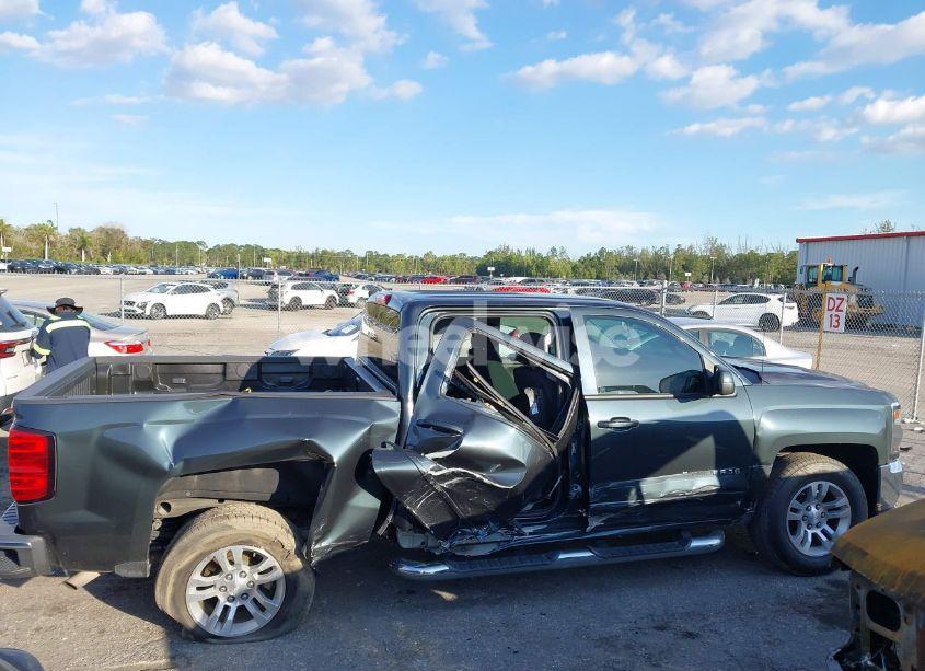 Photo 14 of 2018 Chevrolet Silverado 1500 1LT (VIN 3GCPCREC4JG574613)