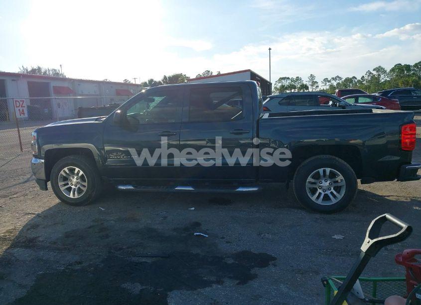 Photo 15 of 2018 Chevrolet Silverado 1500 1LT (VIN 3GCPCREC4JG574613)