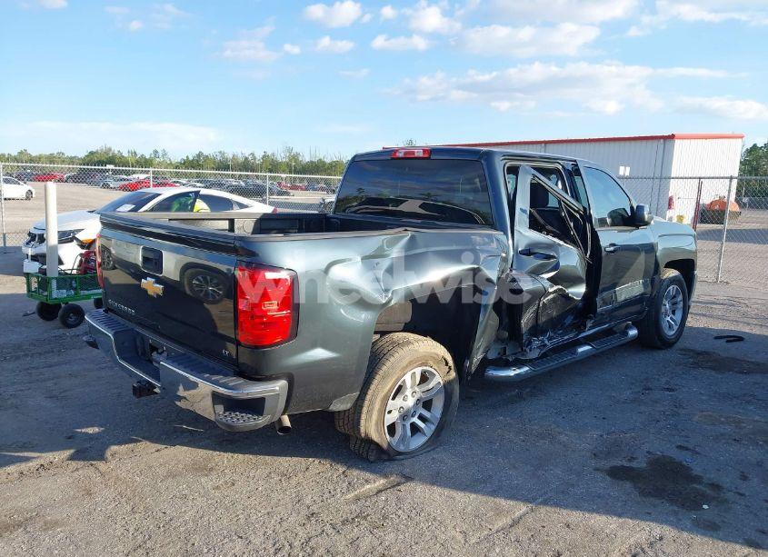 Photo 4 of 2018 Chevrolet Silverado 1500 1LT (VIN 3GCPCREC4JG574613)