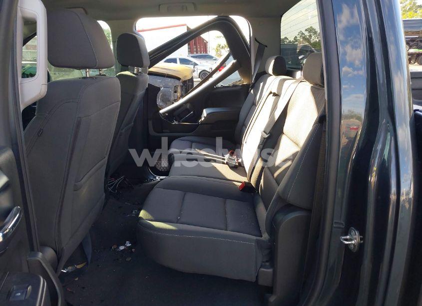 Photo 8 of 2018 Chevrolet Silverado 1500 1LT (VIN 3GCPCREC4JG574613)