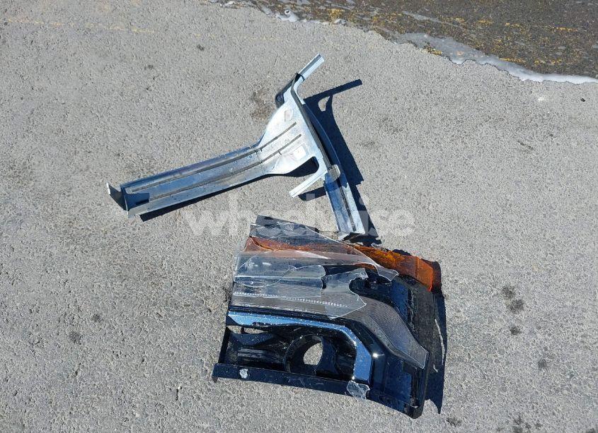 Photo 12 of 2018 Chevrolet Silverado 1500 1LT (VIN 3GCPCREC4JG637399)