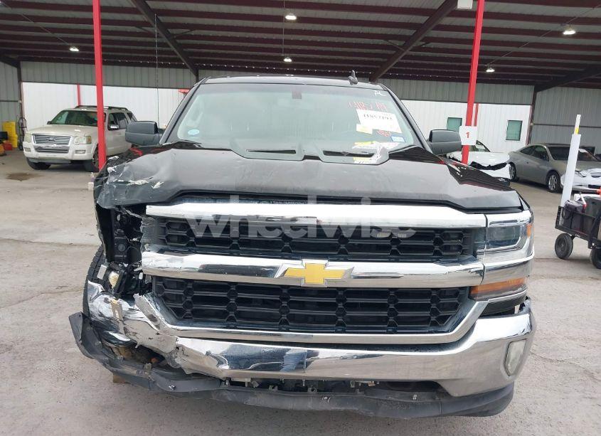 Photo 13 of 2018 Chevrolet Silverado 1500 1LT (VIN 3GCPCREC4JG637399)
