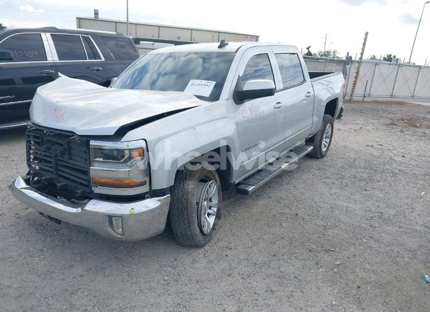 Photo 2 of 2017 Chevrolet Silverado 1500 1LT (VIN 3GCPCREC5HG172710)