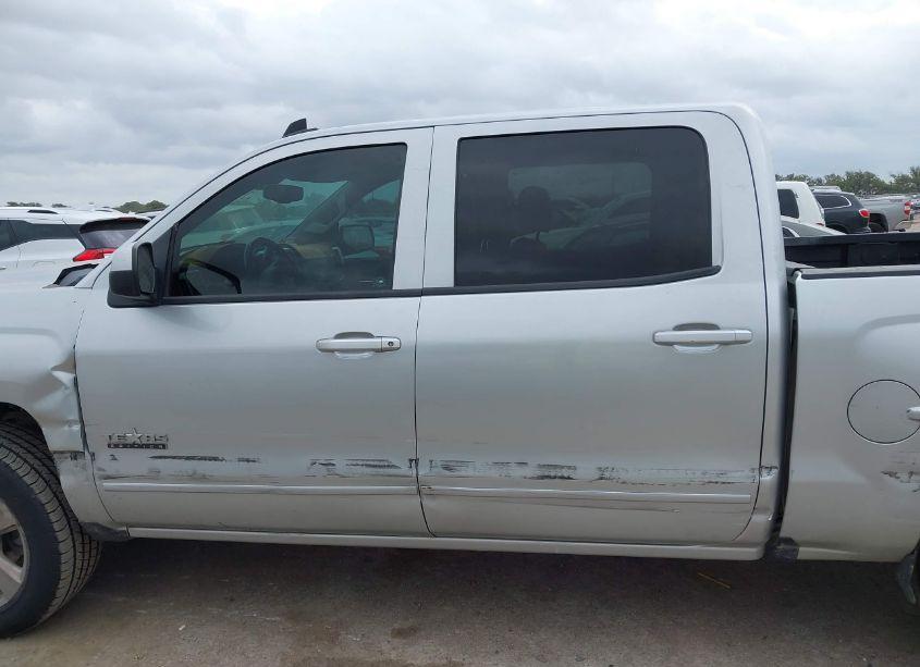 Photo 14 of 2018 Chevrolet Silverado 1500 1LT (VIN 3GCPCREC5JG108964)