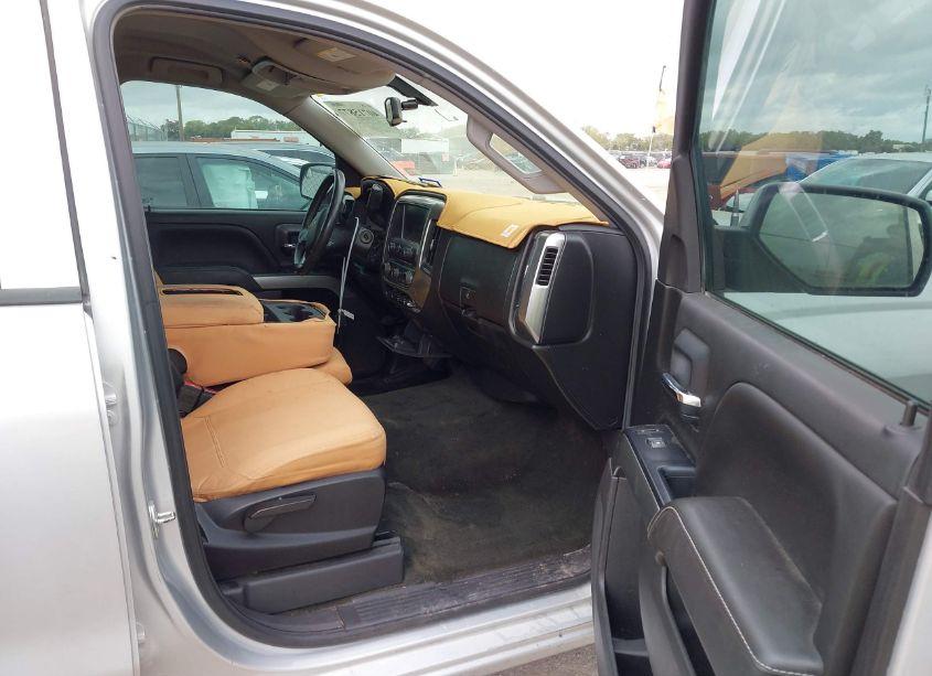 Photo 5 of 2018 Chevrolet Silverado 1500 1LT (VIN 3GCPCREC5JG108964)