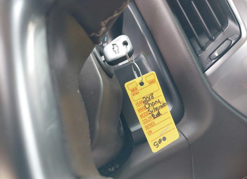 Photo 11 of 2018 Chevrolet Silverado 1500 1LT (VIN 3GCPCREC5JG251042)