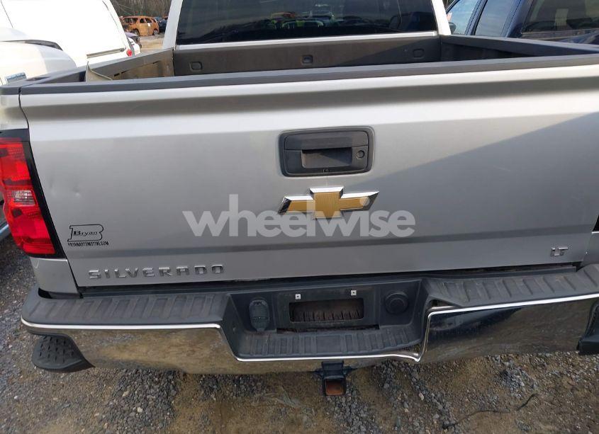 Photo 16 of 2018 Chevrolet Silverado 1500 1LT (VIN 3GCPCREC5JG490588)