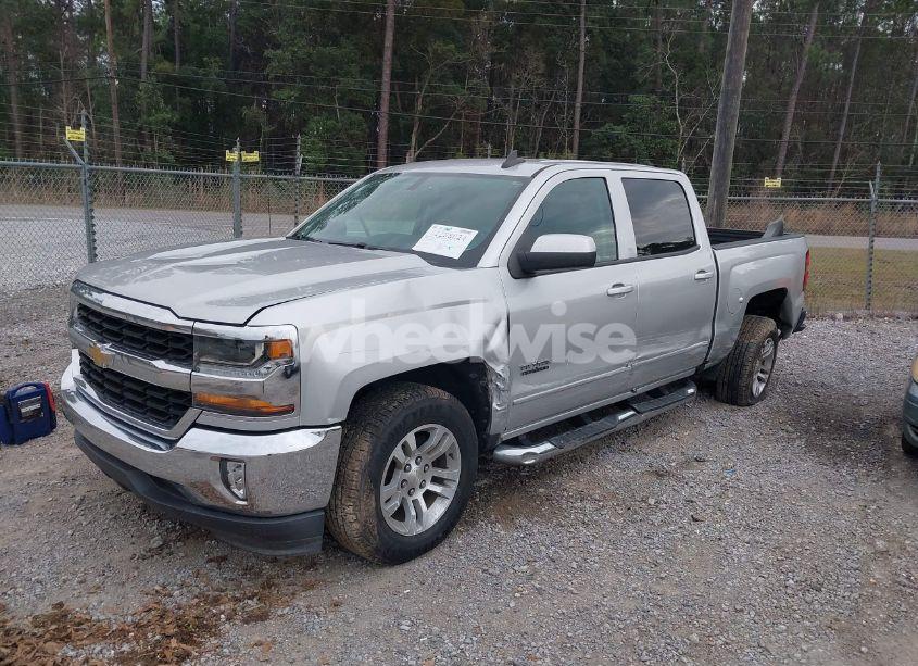 Photo 2 of 2018 Chevrolet Silverado 1500 1LT (VIN 3GCPCREC5JG490588)