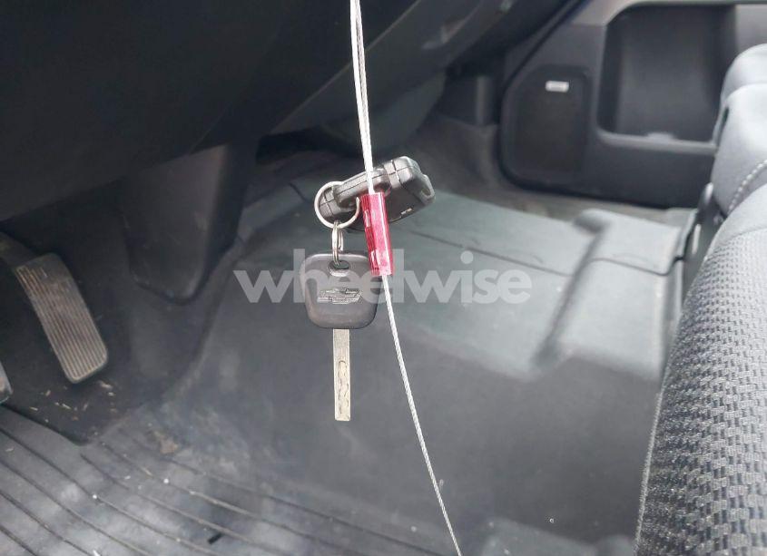 Photo 11 of 2018 Chevrolet Silverado 1500 1LT (VIN 3GCPCREC5JG597351)