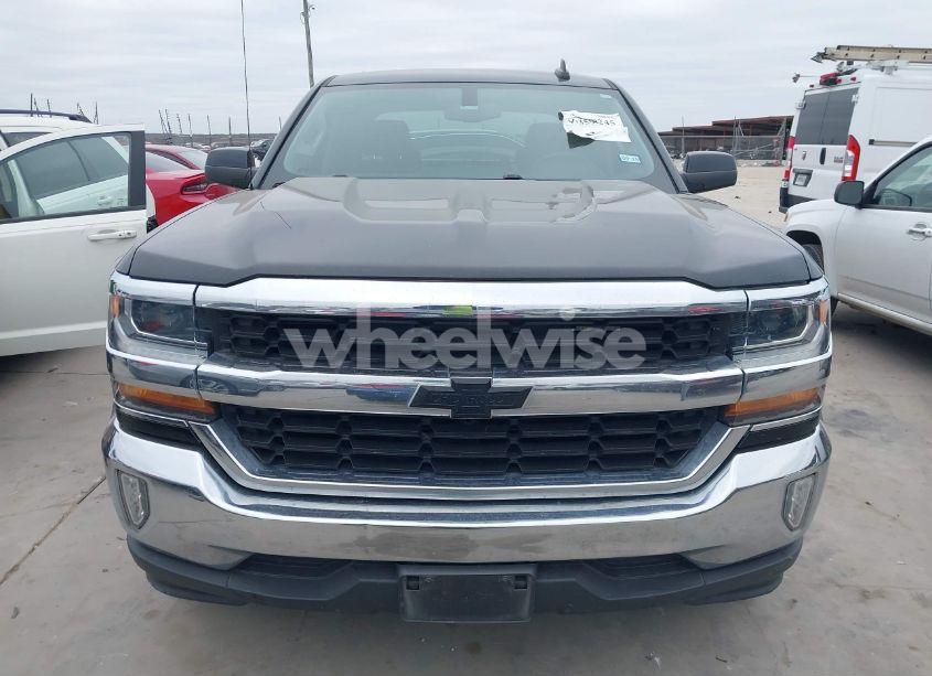 Photo 12 of 2018 Chevrolet Silverado 1500 1LT (VIN 3GCPCREC5JG597351)