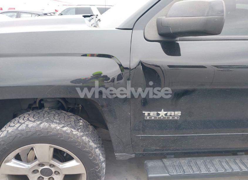 Photo 19 of 2018 Chevrolet Silverado 1500 1LT (VIN 3GCPCREC5JG597351)