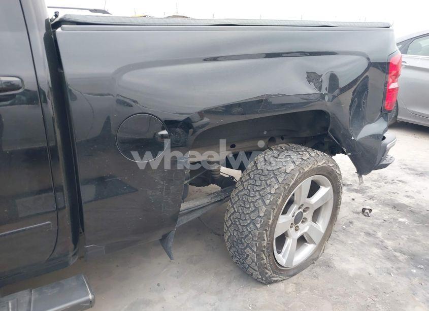 Photo 20 of 2018 Chevrolet Silverado 1500 1LT (VIN 3GCPCREC5JG597351)