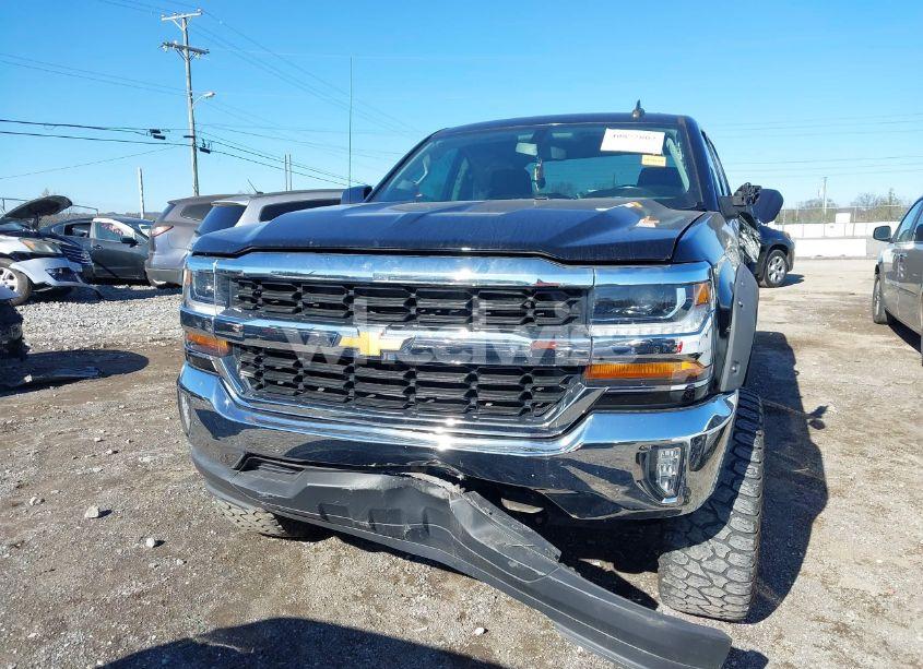 Photo 12 of 2018 Chevrolet Silverado 1500 1LT (VIN 3GCPCREC5JG611006)