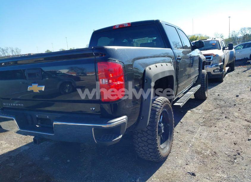 Photo 4 of 2018 Chevrolet Silverado 1500 1LT (VIN 3GCPCREC5JG611006)