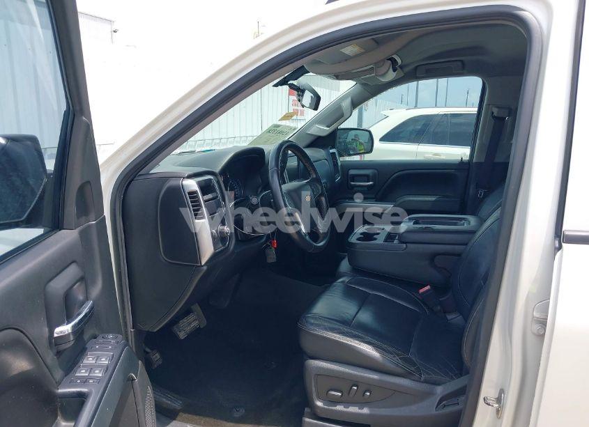 Photo 5 of 2015 Chevrolet Silverado 1500 1LT (VIN 3GCPCREC6FG303818)