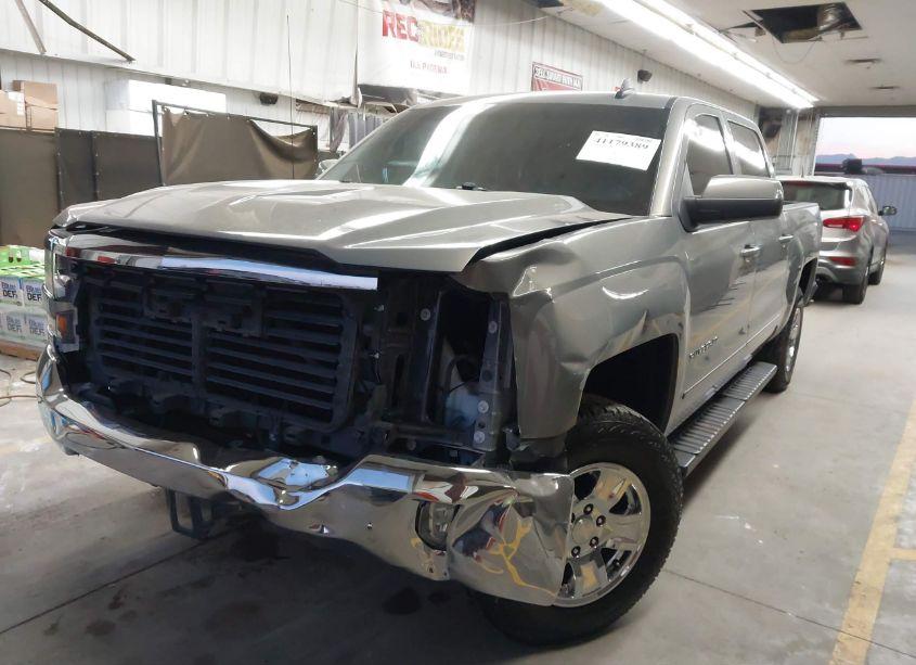 Photo 2 of 2017 Chevrolet Silverado 1500 1LT (VIN 3GCPCREC6HG309055)