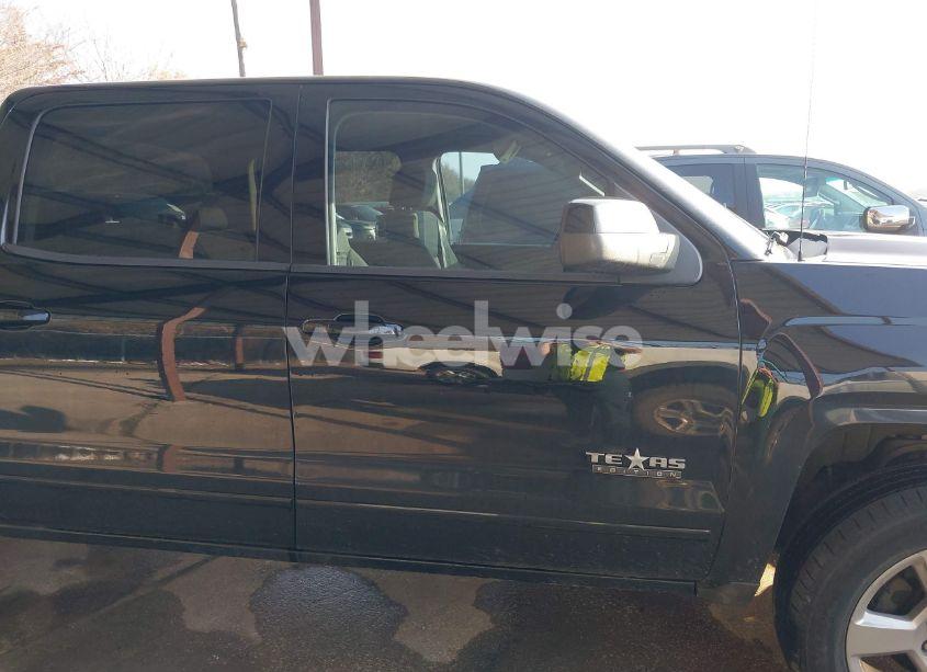 Photo 13 of 2018 Chevrolet Silverado 1500 1LT (VIN 3GCPCREC6JG138734)