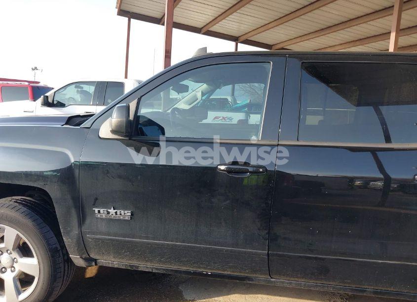 Photo 14 of 2018 Chevrolet Silverado 1500 1LT (VIN 3GCPCREC6JG138734)