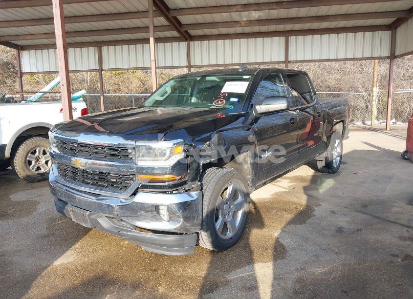 Photo 2 of 2018 Chevrolet Silverado 1500 1LT (VIN 3GCPCREC6JG138734)