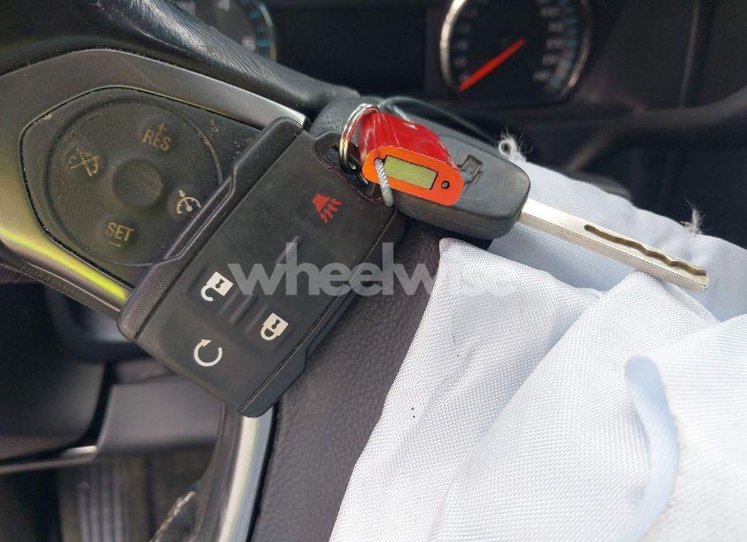 Photo 11 of 2018 Chevrolet Silverado 1500 1LT (VIN 3GCPCREC6JG280551)