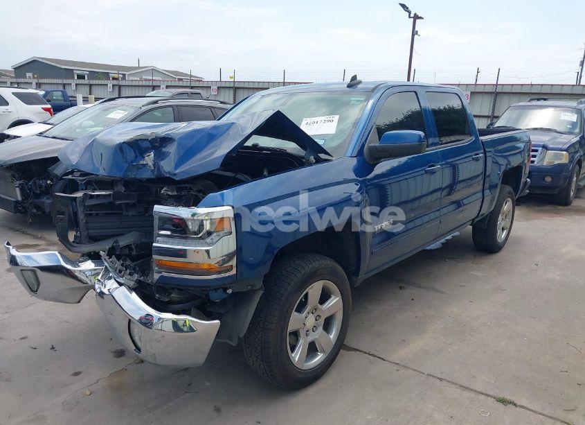 Photo 2 of 2018 Chevrolet Silverado 1500 1LT (VIN 3GCPCREC6JG280551)