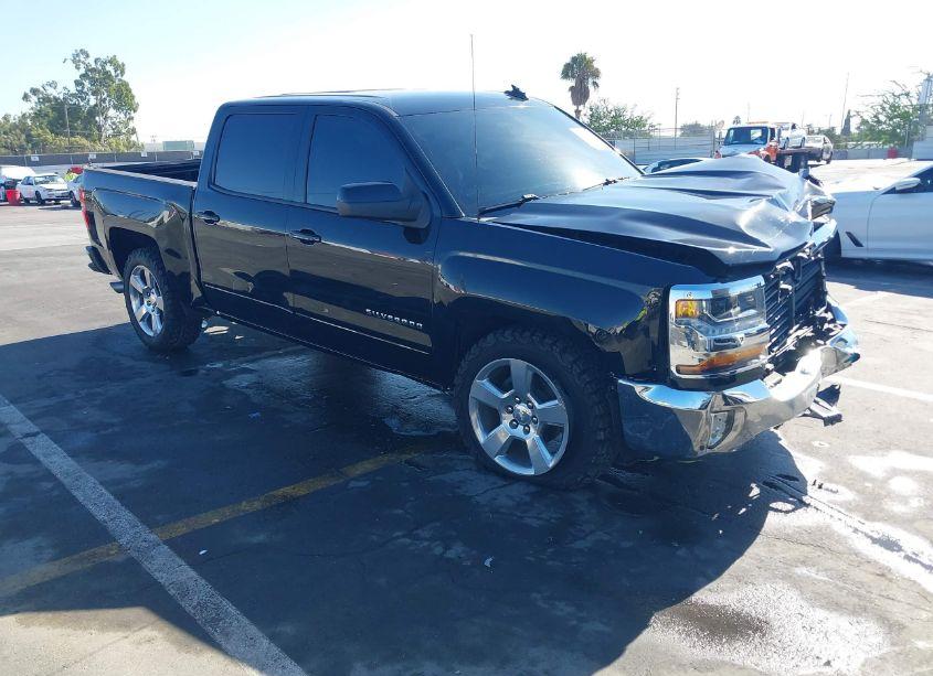 2018 Chevrolet Silverado 1500 1LT (VIN 3GCPCREC6JG348606) main photo