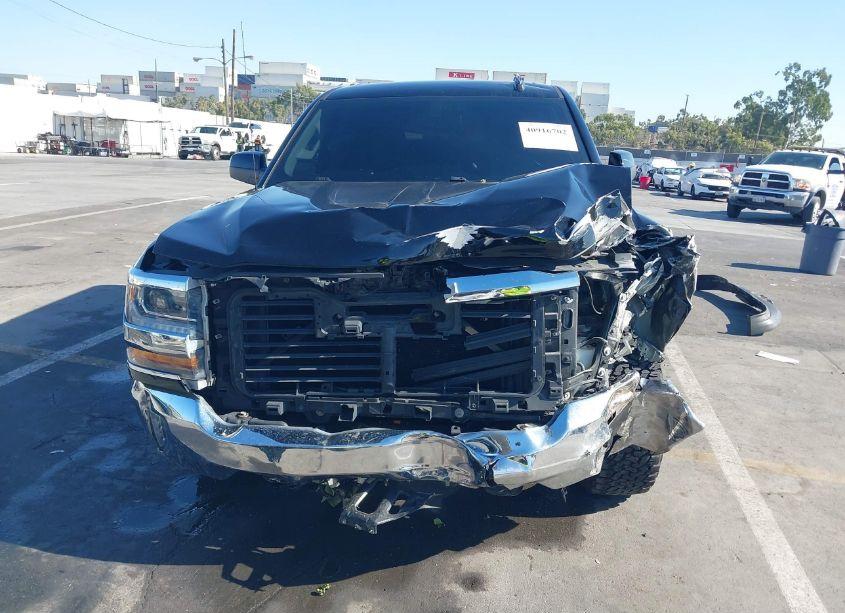 Photo 13 of 2018 Chevrolet Silverado 1500 1LT (VIN 3GCPCREC6JG348606)