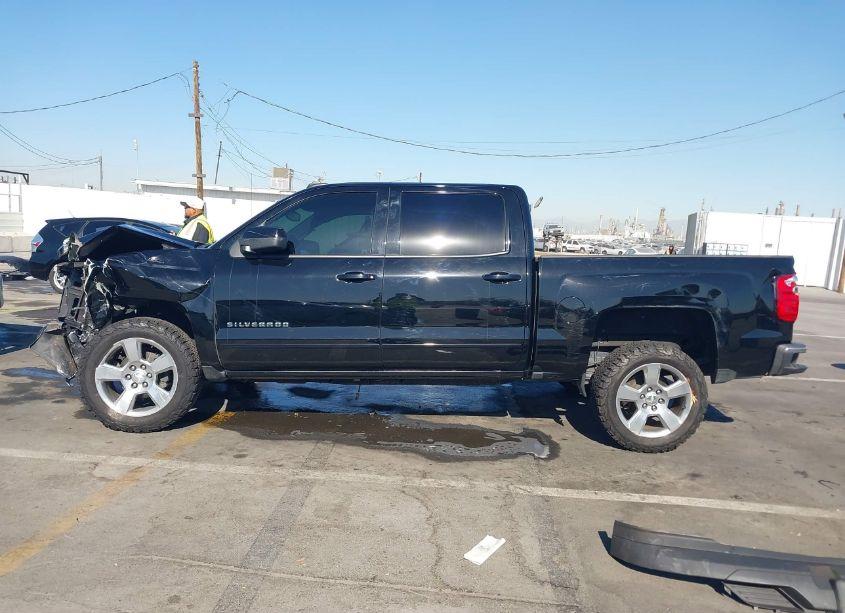 Photo 15 of 2018 Chevrolet Silverado 1500 1LT (VIN 3GCPCREC6JG348606)