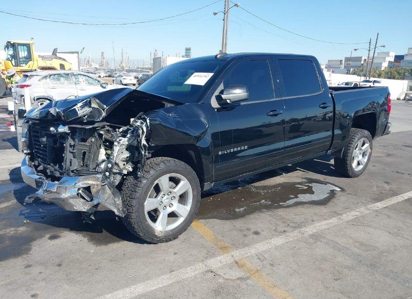 Photo 2 of 2018 Chevrolet Silverado 1500 1LT (VIN 3GCPCREC6JG348606)
