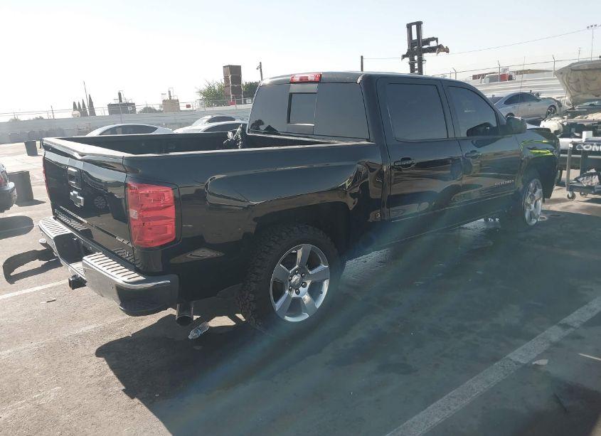 Photo 4 of 2018 Chevrolet Silverado 1500 1LT (VIN 3GCPCREC6JG348606)