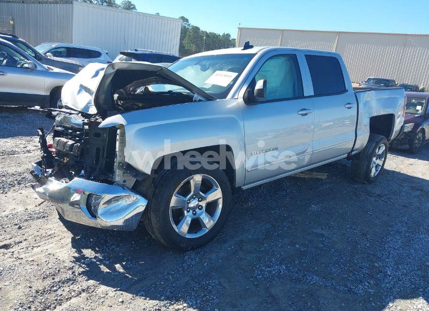 Photo 2 of 2018 Chevrolet Silverado 1500 1LT (VIN 3GCPCREC6JG496819)