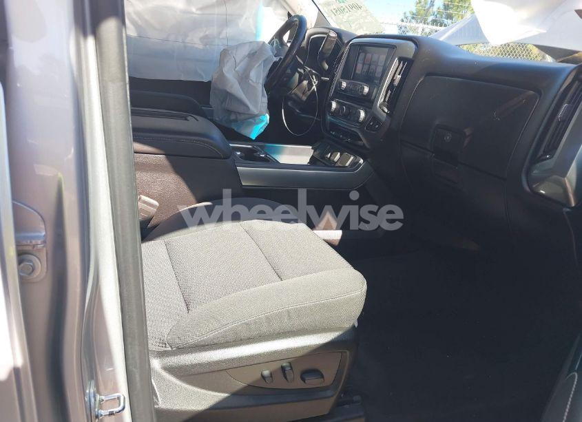 Photo 5 of 2018 Chevrolet Silverado 1500 1LT (VIN 3GCPCREC6JG496819)