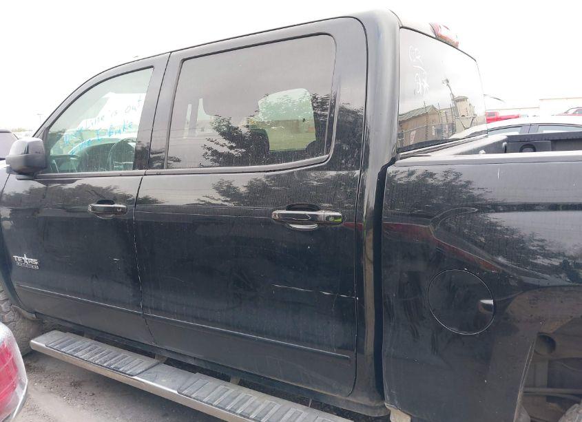 Photo 14 of 2018 Chevrolet Silverado 1500 1LT (VIN 3GCPCREC6JG594040)